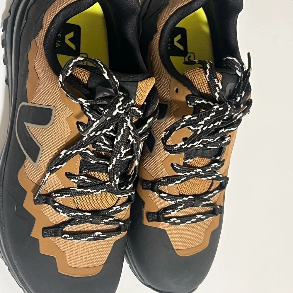 Veja Women’s Black and Brown Sneakers - Picture 3 of 6